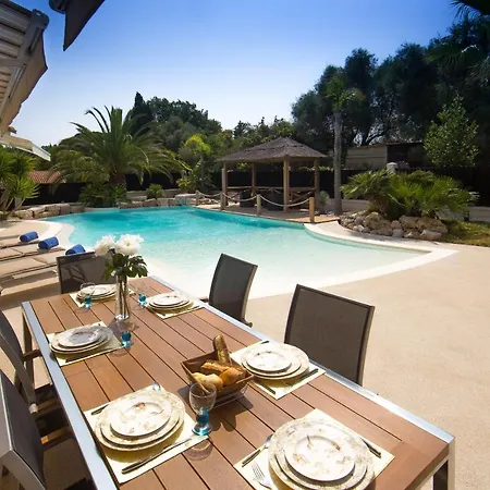 El Paradisio Splendid 5 Stars Atypical In With Overflowing Swiming Pool Antibes