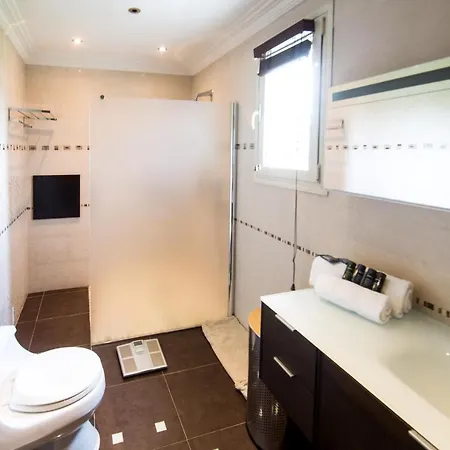 El Paradisio Splendid 5 Stars Atypical In With Overflowing Swiming Pool Antibes