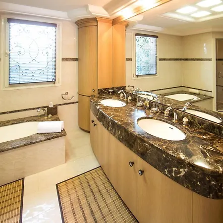 El Paradisio Splendid 5 Stars Atypical In With Overflowing Swiming Pool Willa