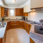 Stunning With Large Pool, Billiard And Mini-golf Βίλα