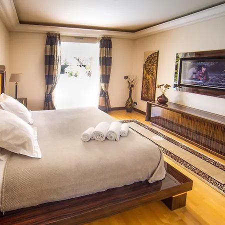 Stunning With Large Pool, Billiard And Mini-golf فيلة أنتيب