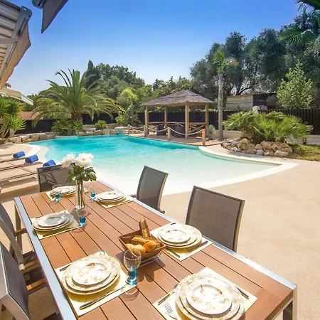 Stunning With Large Pool, Billiard And Mini-golf * アンティーブ