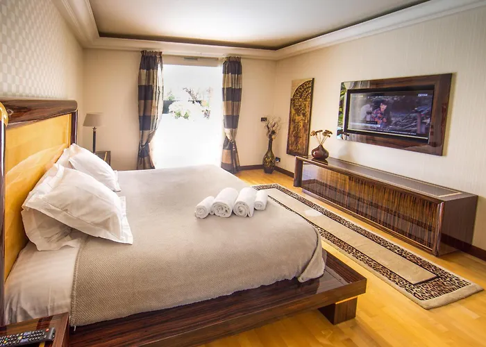 Stunning With Large Pool, Billiard And Mini-golf ヴィラ アンティーブ